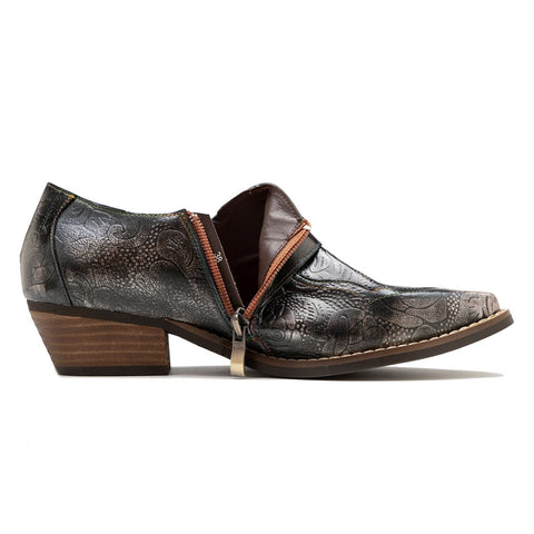 Vintage Pointed Embossed Flat Shoes